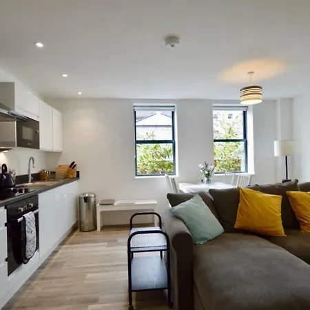 Stylish 2 Bedroom In Downtown
