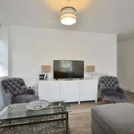 Stylish 2 Bedroom In Downtown Bristol