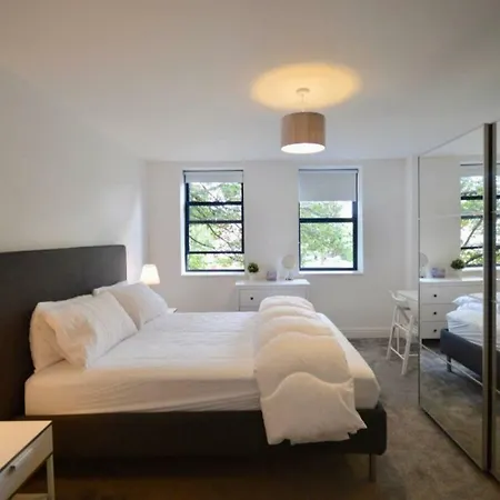 Stylish 2 Bedroom In Downtown Lägenhet Bristol